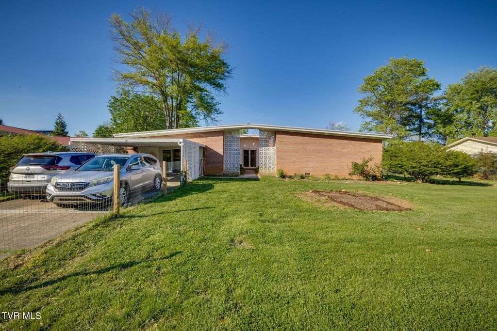 Photo of 107 Wayfair Drive, Greeneville, TN 37743 (MLS # 9994463)