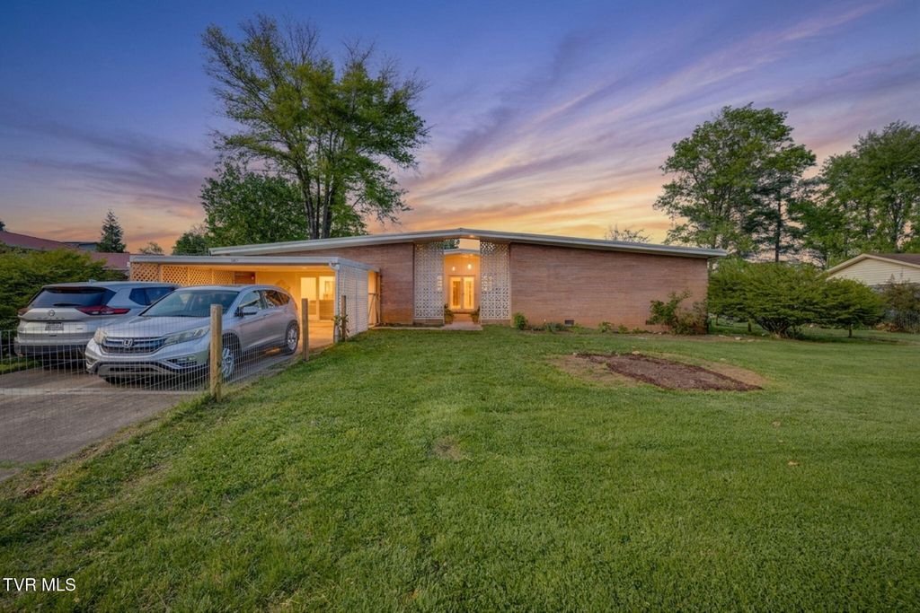 Photo of 107 Wayfair Drive, Greeneville, TN 37743 (MLS # 9994463)