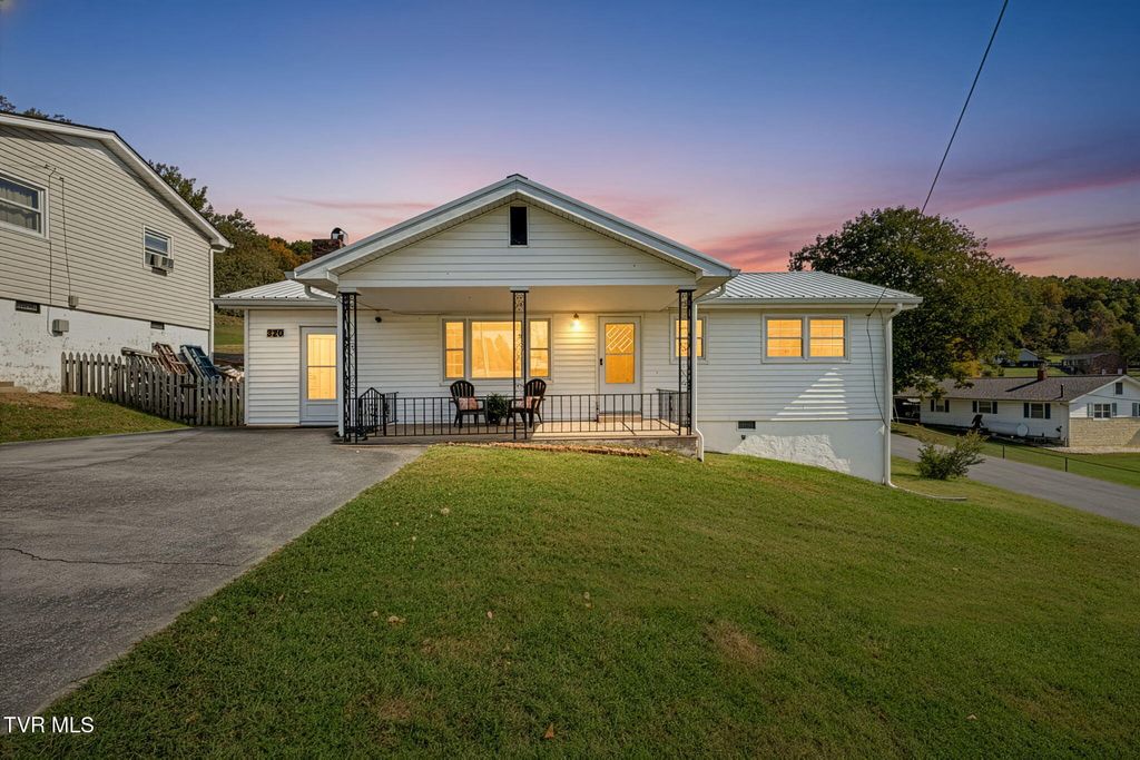 Photo of 320 Independence Drive, Kingsport, TN 37660 (MLS # 9987526)