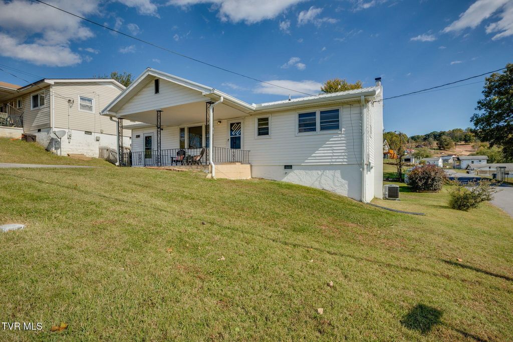 Photo of 320 Independence Drive, Kingsport, TN 37660 (MLS # 9987526)