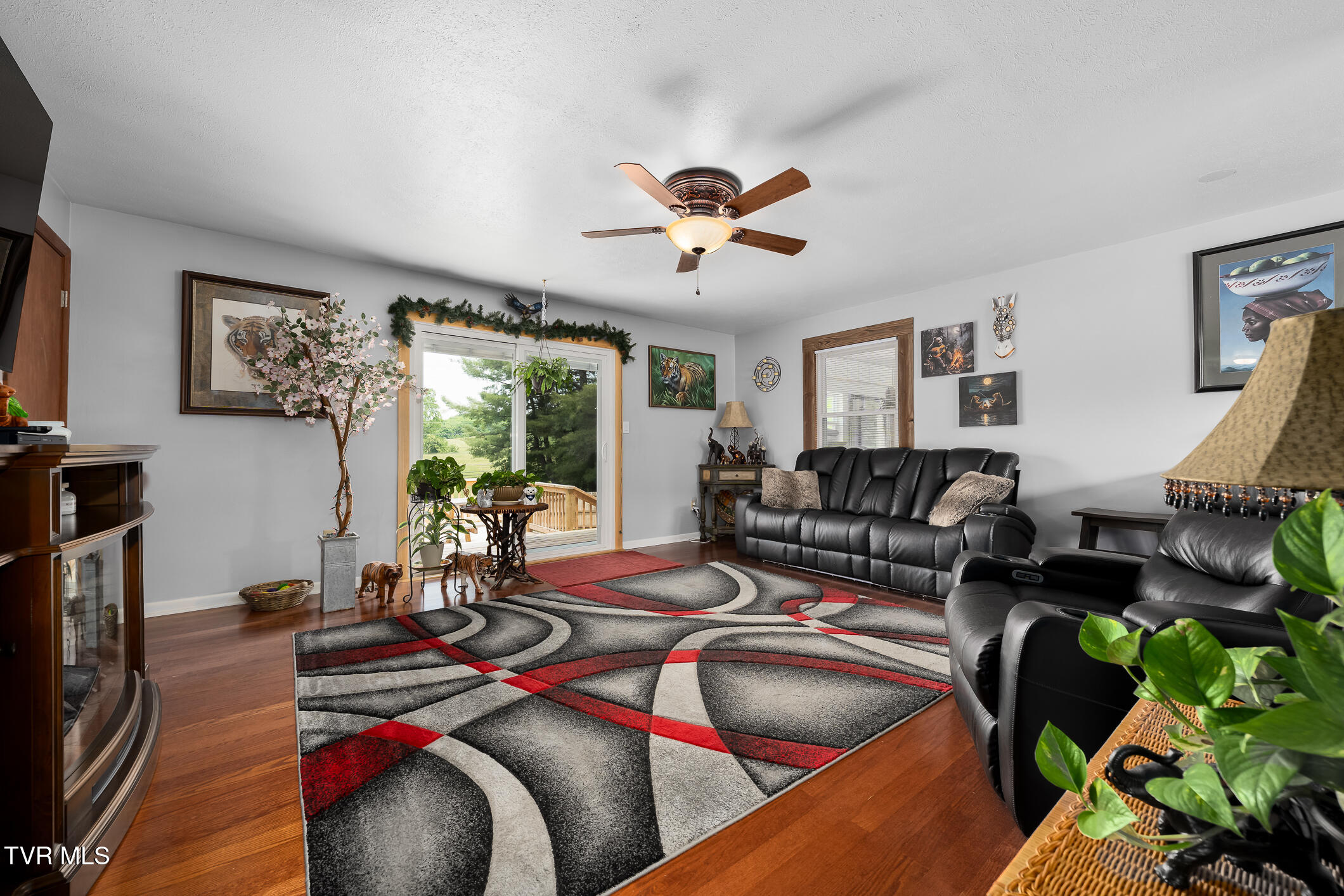 253 Fairford Lane