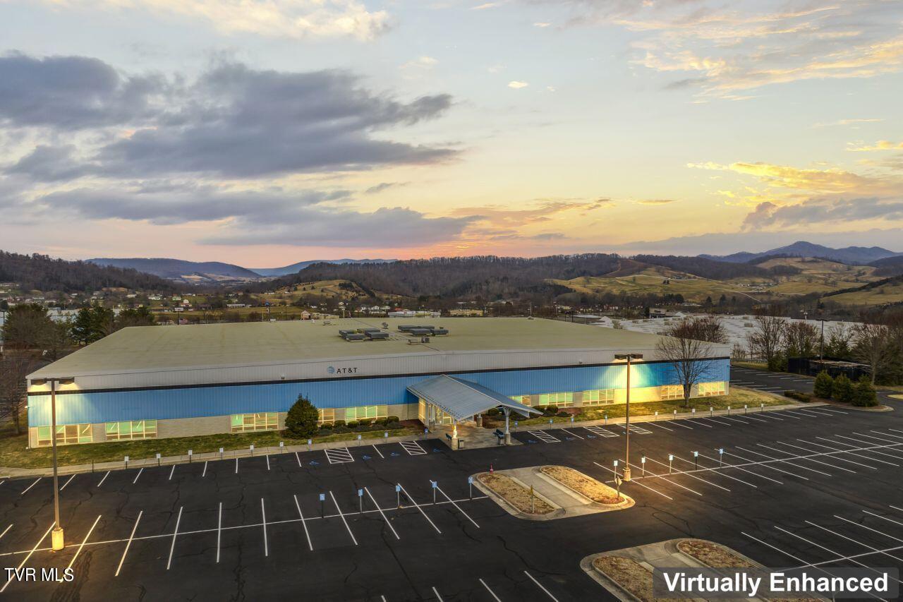 978 Regional Park Road