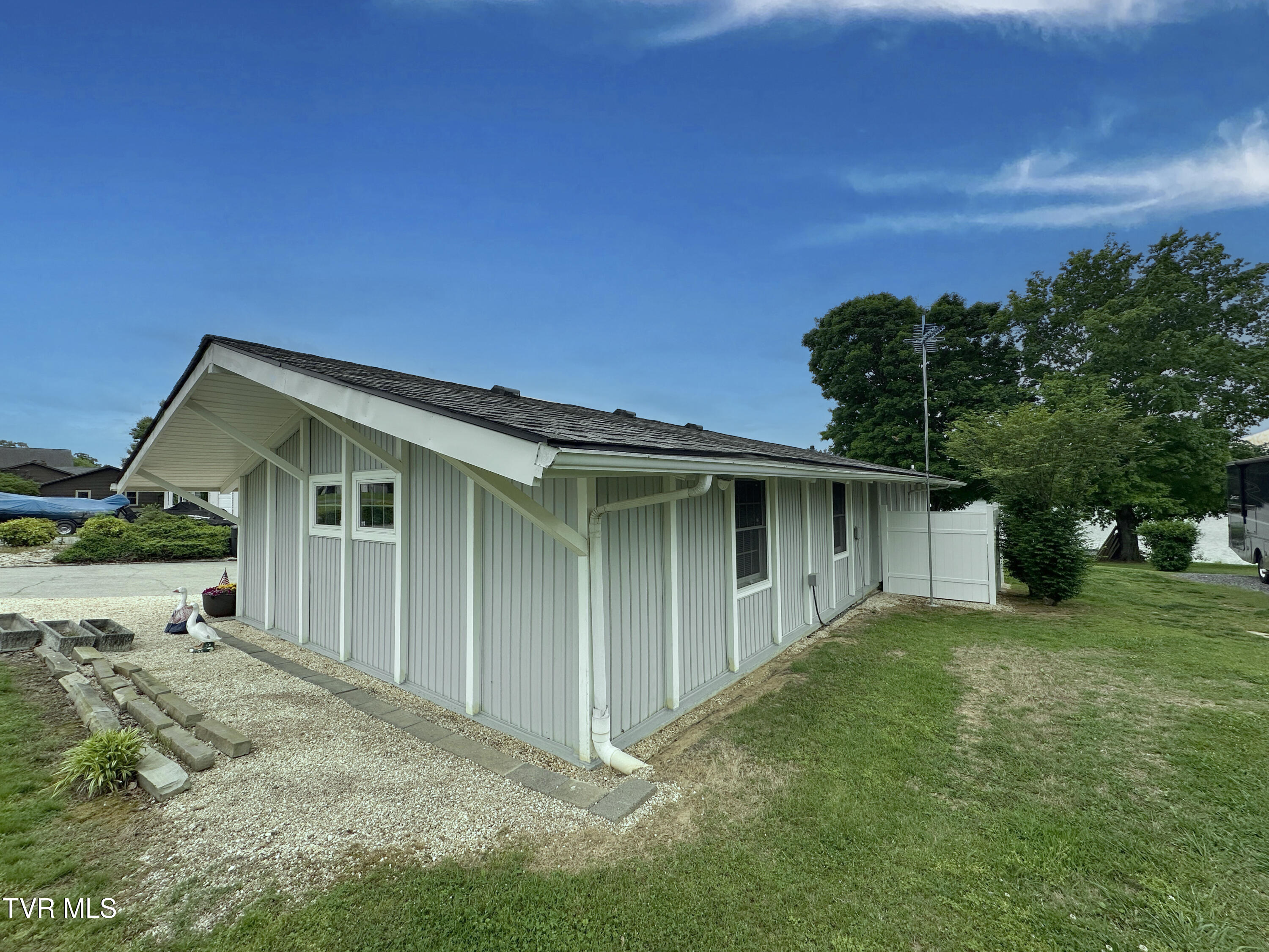 1648 Canal Lane, Dandridge, Tennessee image 28
