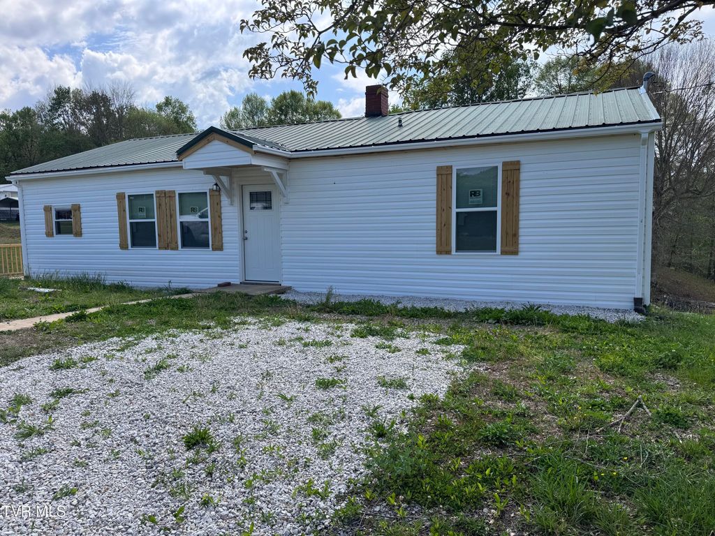 Photo of 230 Hamilton Road, Elizabethton, TN 37643 (MLS # 9994260)
