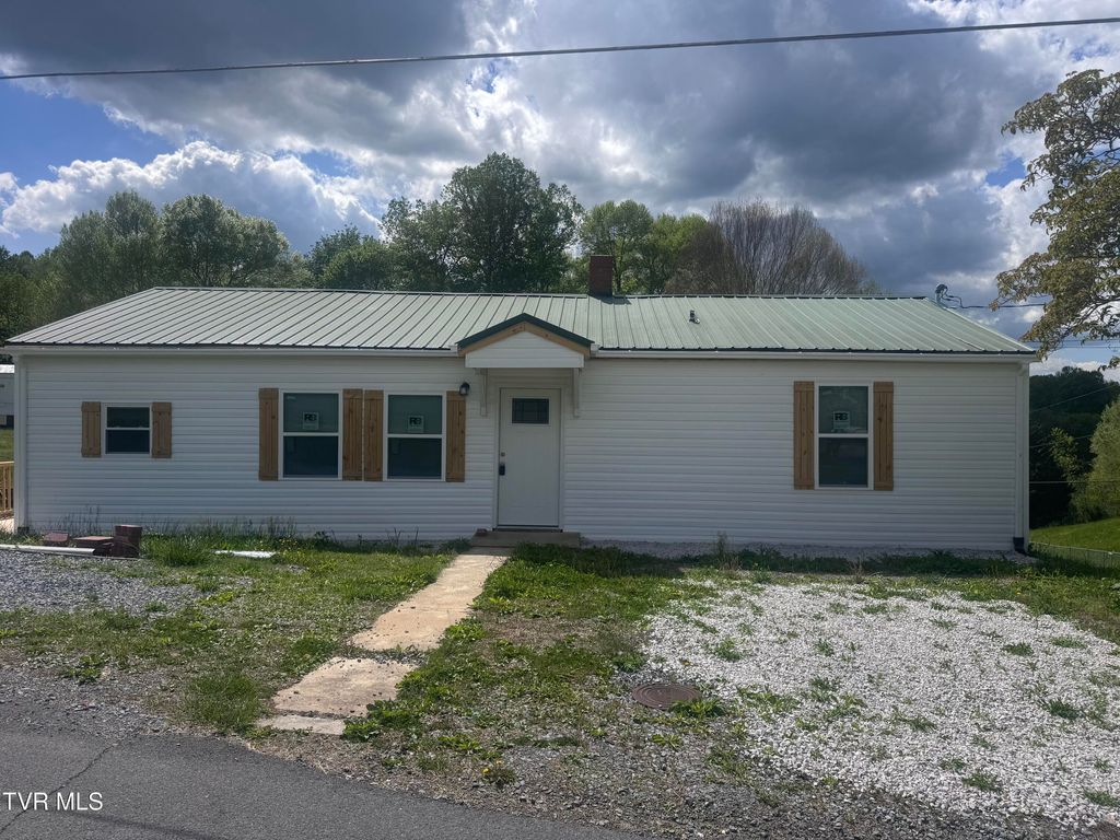 Photo of 230 Hamilton Road, Elizabethton, TN 37643 (MLS # 9994260)