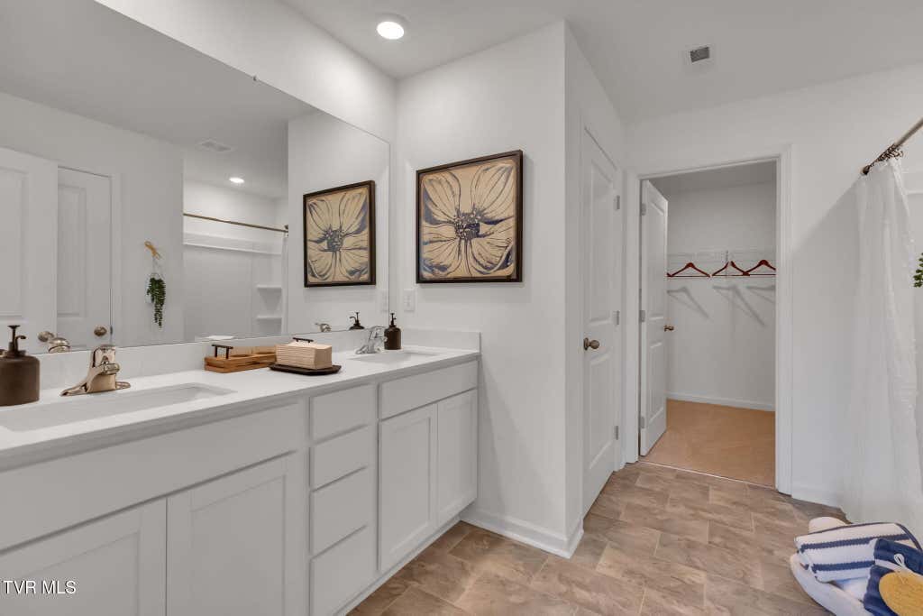 Photo of 130 Sweet Pea Trail, Greeneville, TN 37745 (MLS # 9996190)