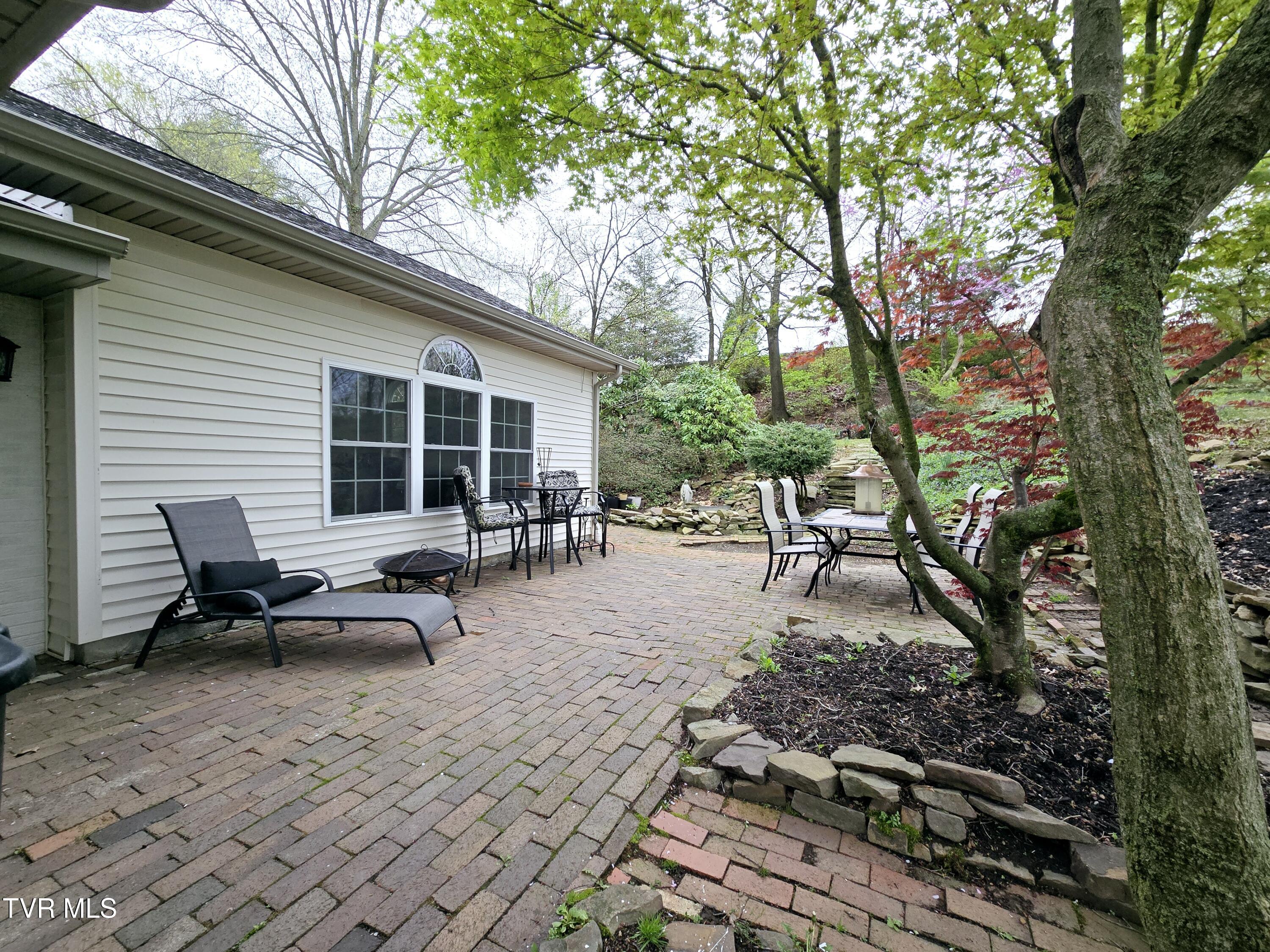 19250 Oakwood Drive, Abingdon, Virginia image 6