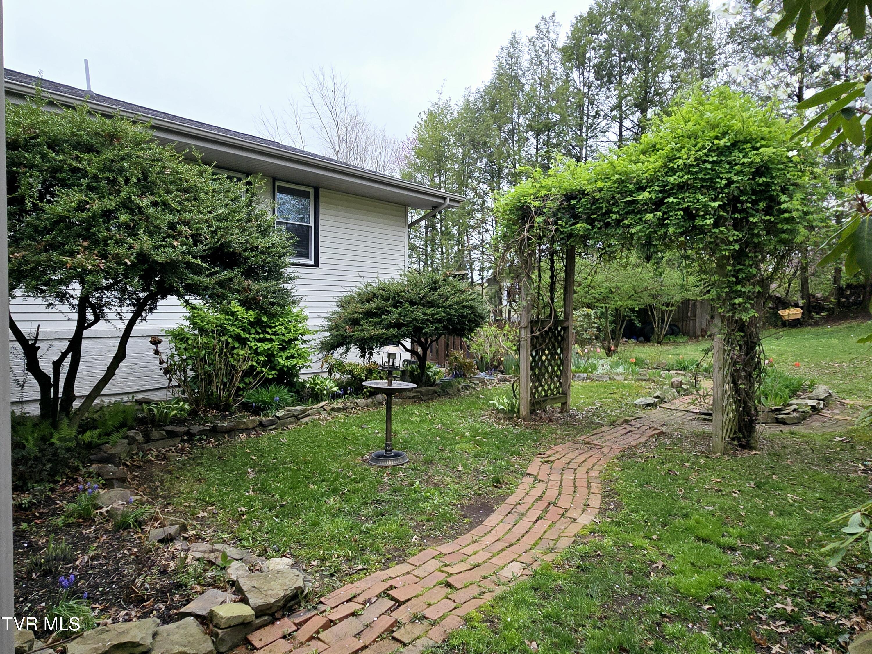 19250 Oakwood Drive, Abingdon, Virginia image 9