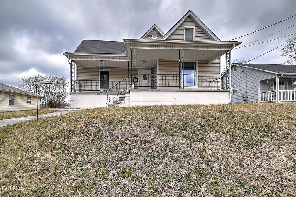 Photo of 235 Mcdowell Street, Bristol, TN 37620 (MLS # 9990280)