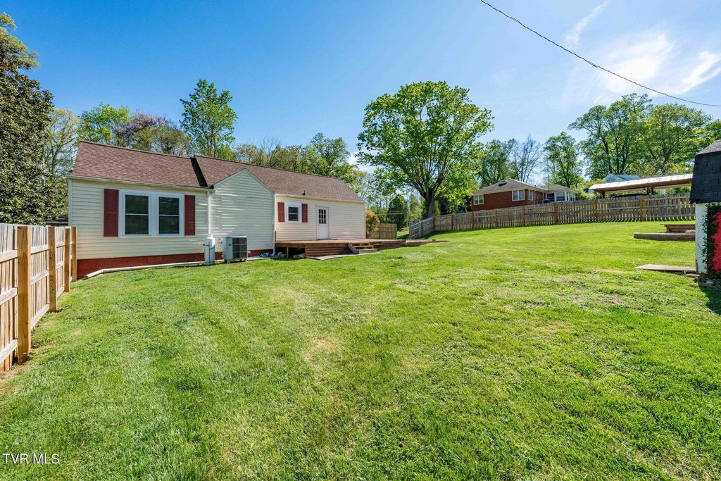 Photo of 163 Woodland Drive, Johnson City, TN 37659 (MLS # 9994055)