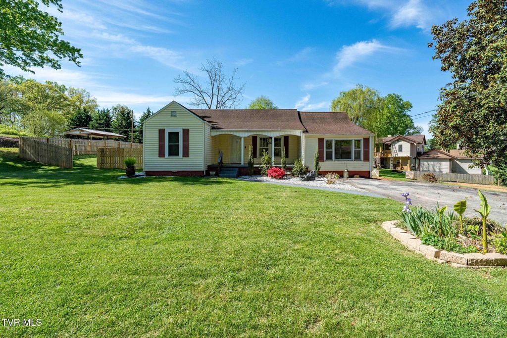 Photo of 163 Woodland Drive, Johnson City, TN 37659 (MLS # 9994055)