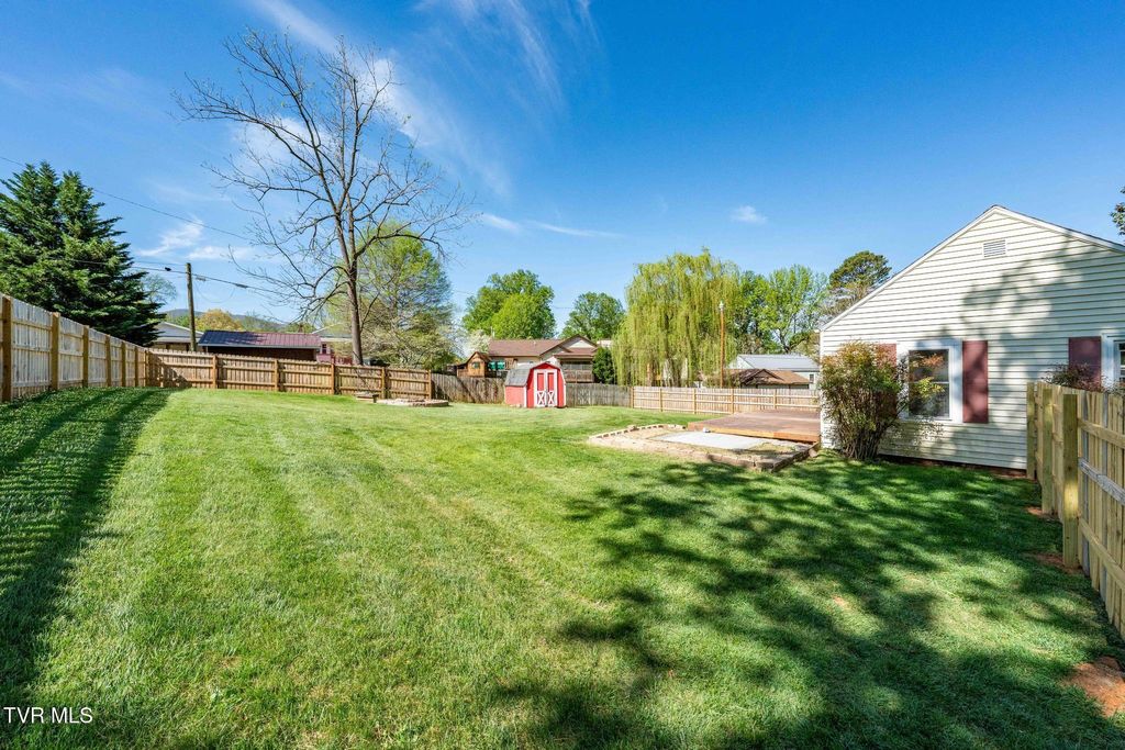 Photo of 163 Woodland Drive, Johnson City, TN 37659 (MLS # 9994055)