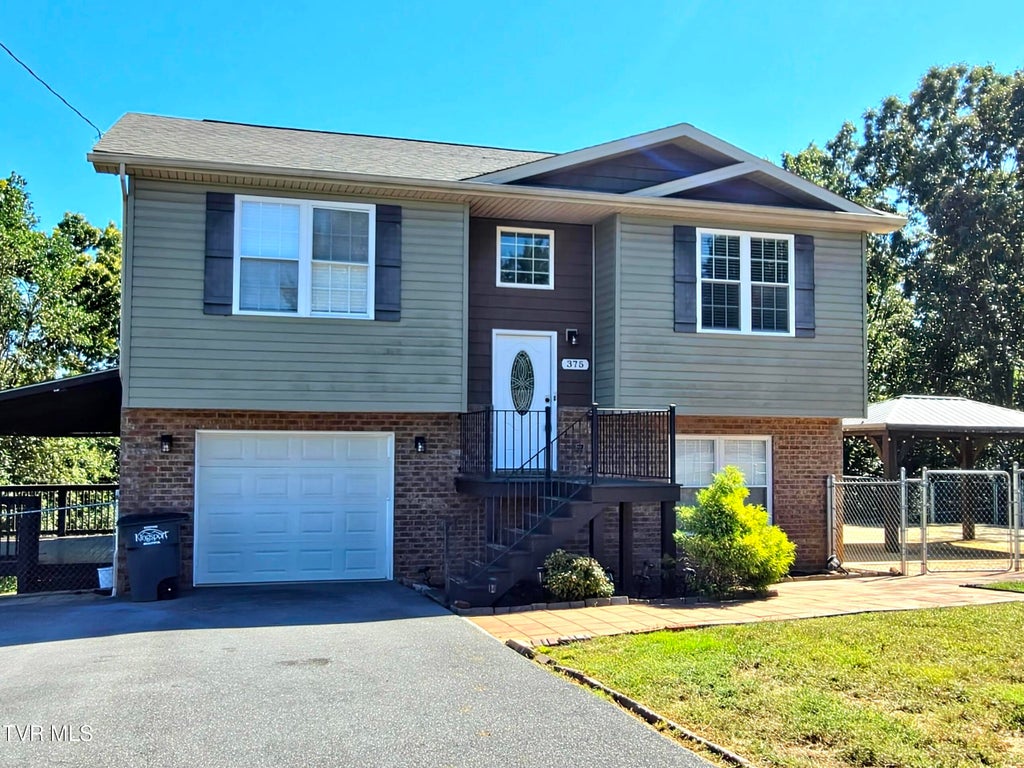Photo of 375 Ridgeway Road, Kingsport, TN 37664 (MLS # 10002430)
