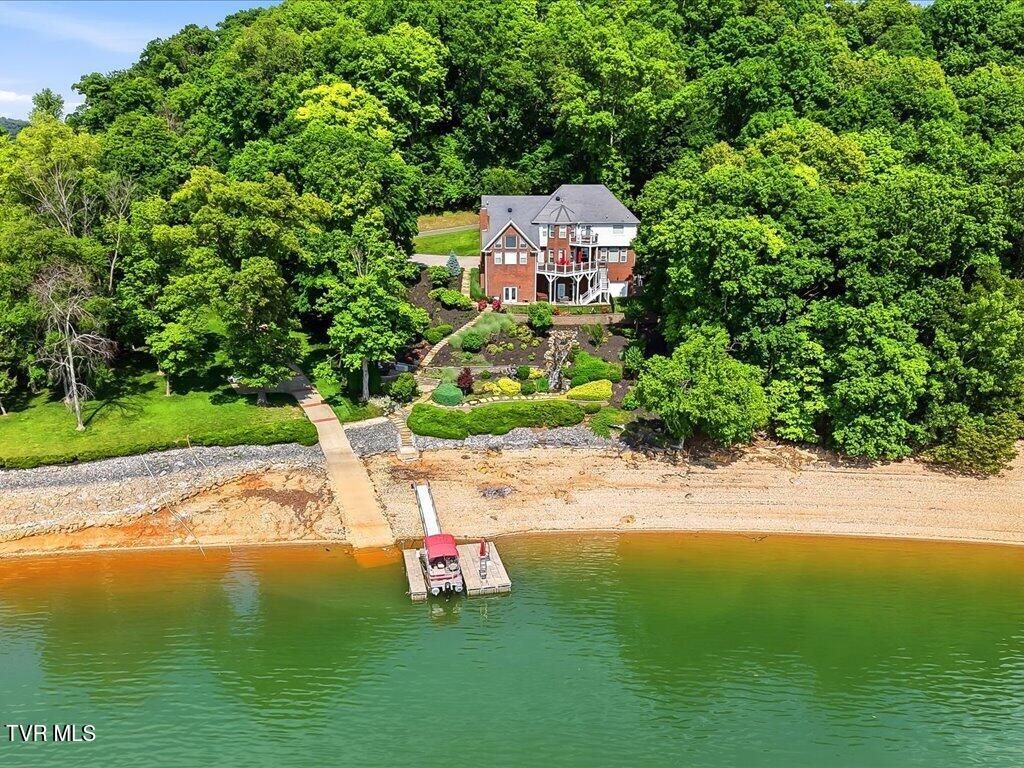 Photo of 1881 Pointe Drive, Talbott, TN 37877 (MLS # 9995808)