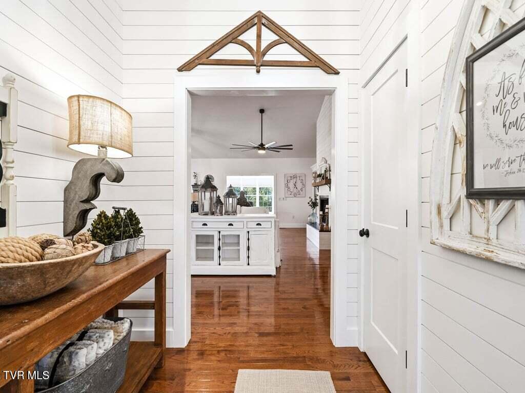 220 Misty View Circle