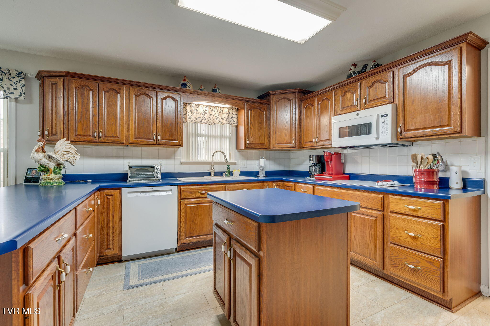 221 Country Meadows Circle, Bristol, Tennessee image 12