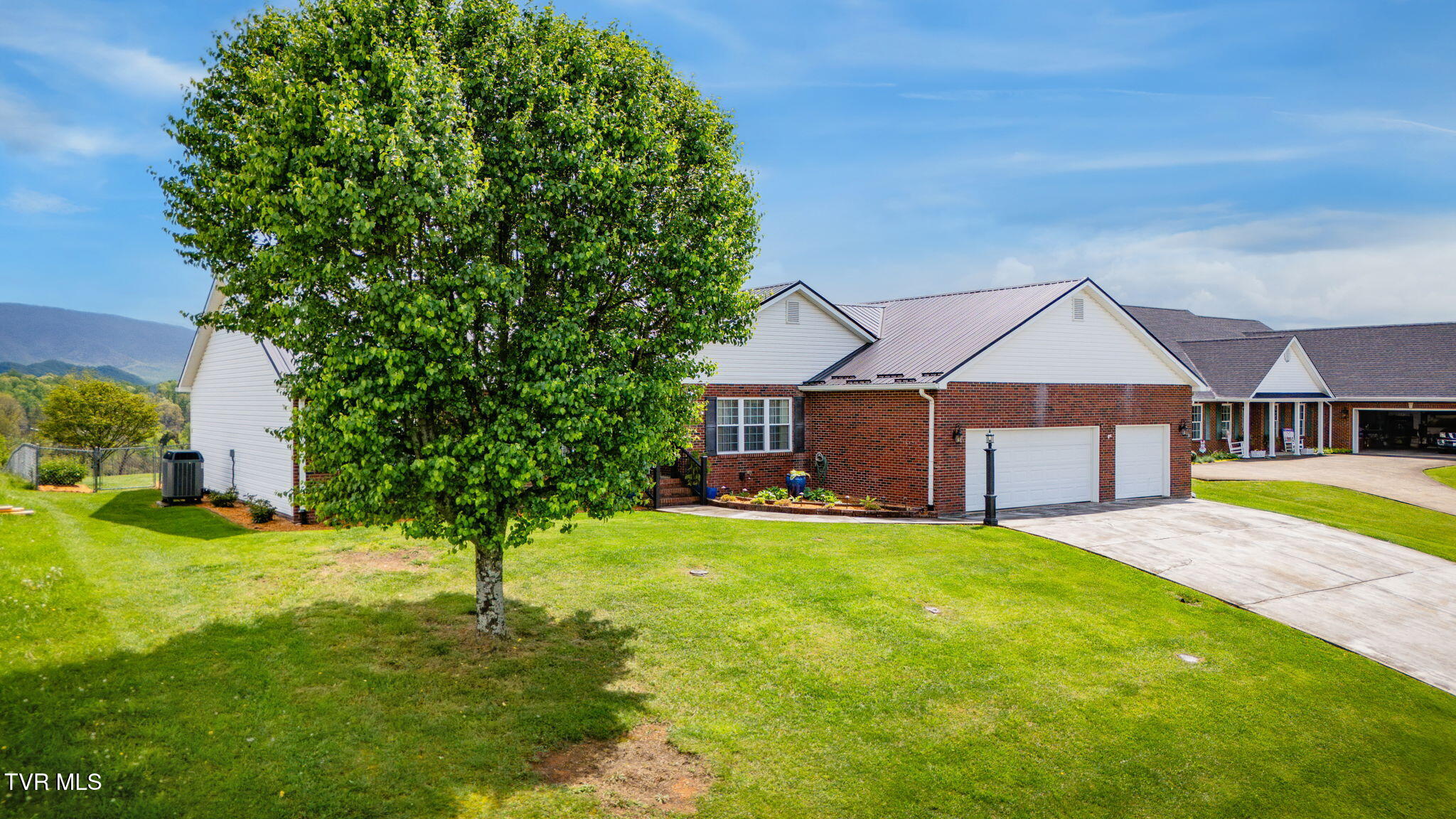 221 Country Meadows Circle, Bristol, Tennessee image 3