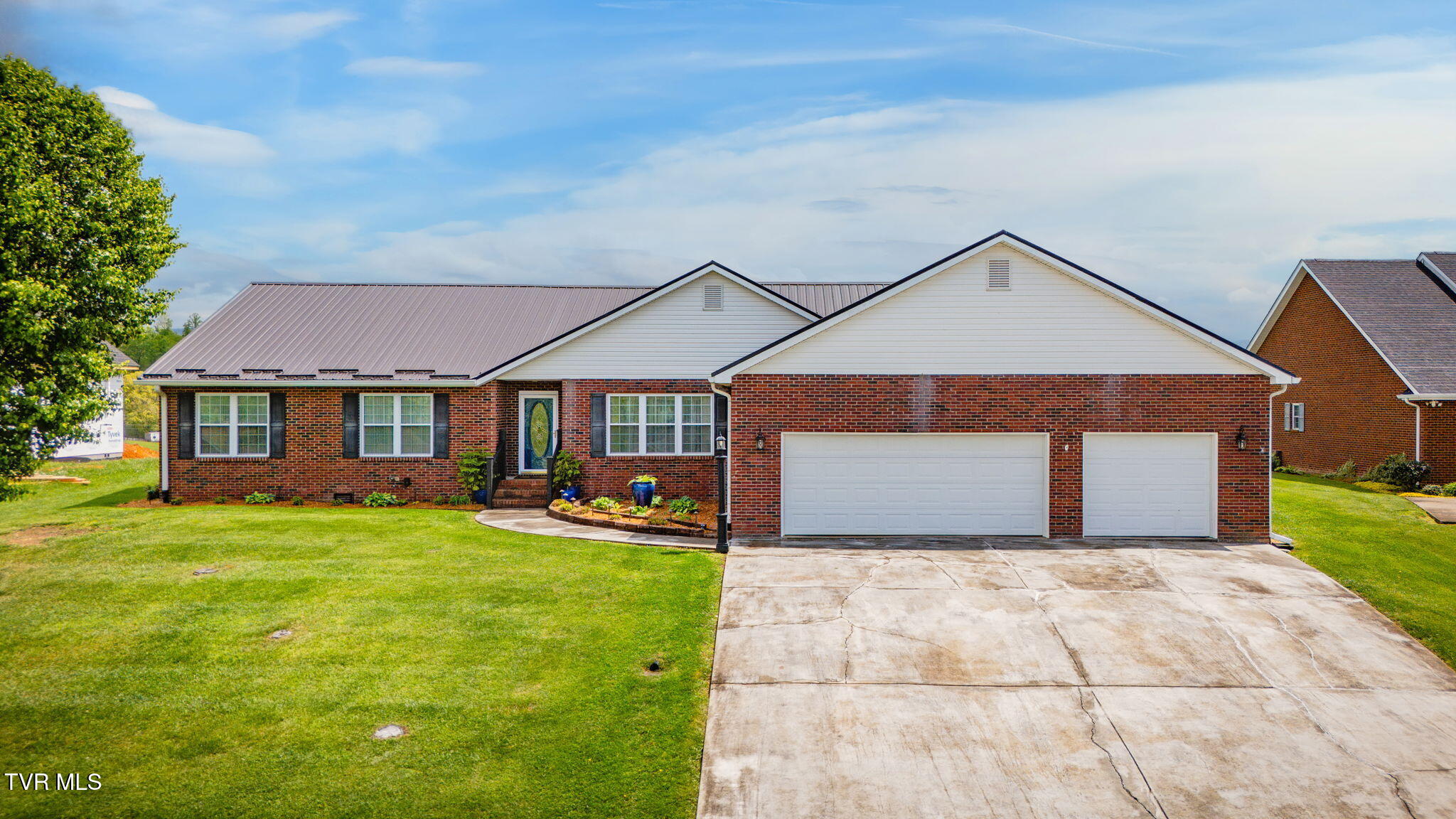 221 Country Meadows Circle, Bristol, Tennessee image 1