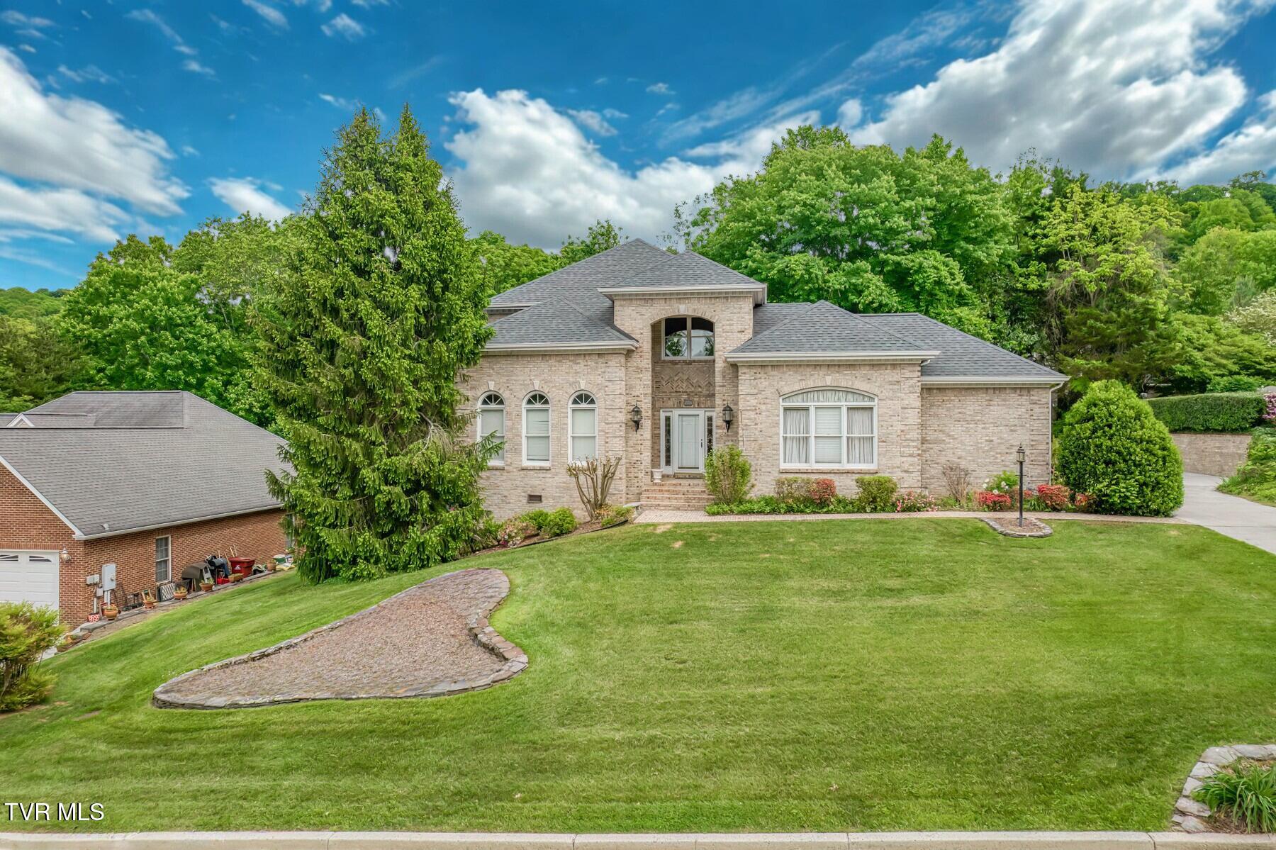 205 Woodbriar Drive, Johnson City, Tennessee image 2