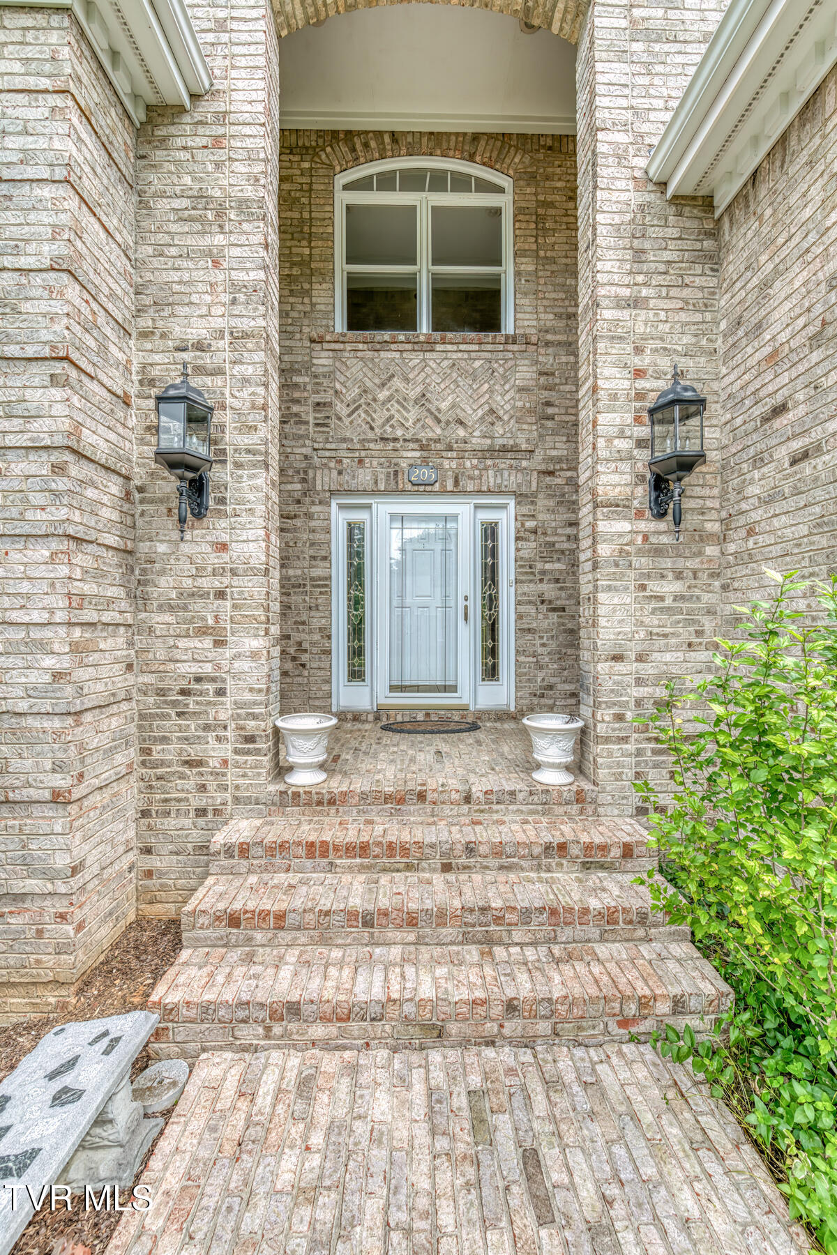 205 Woodbriar Drive, Johnson City, Tennessee image 3