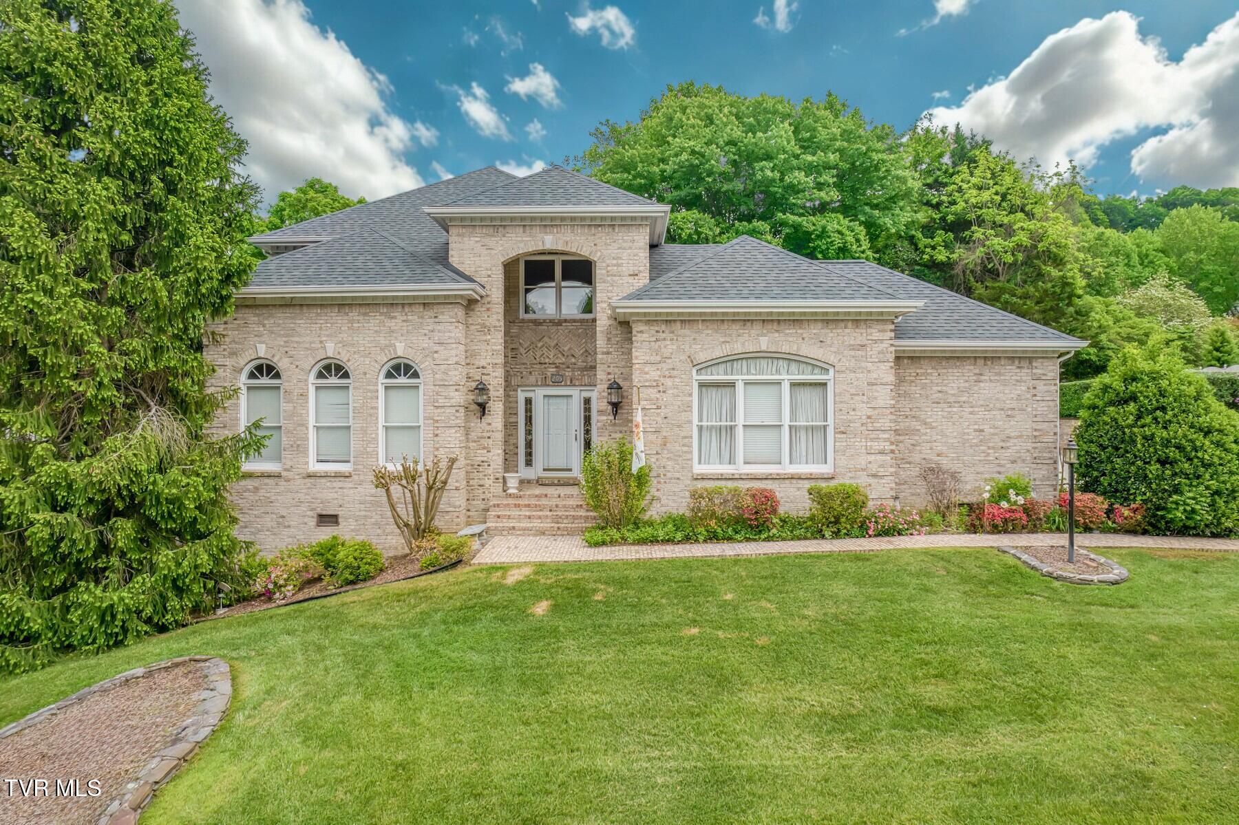 205 Woodbriar Drive, Johnson City, Tennessee image 1