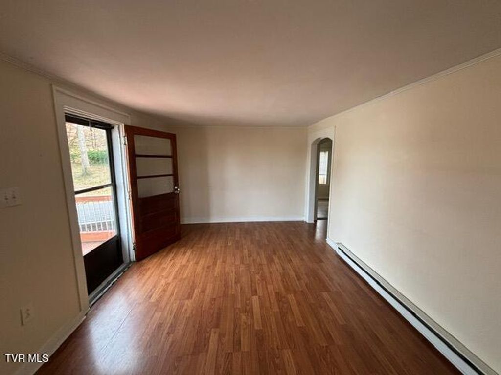 Photo of 507 Franklin Street, Greeneville, TN 37745 (MLS # 9991033)