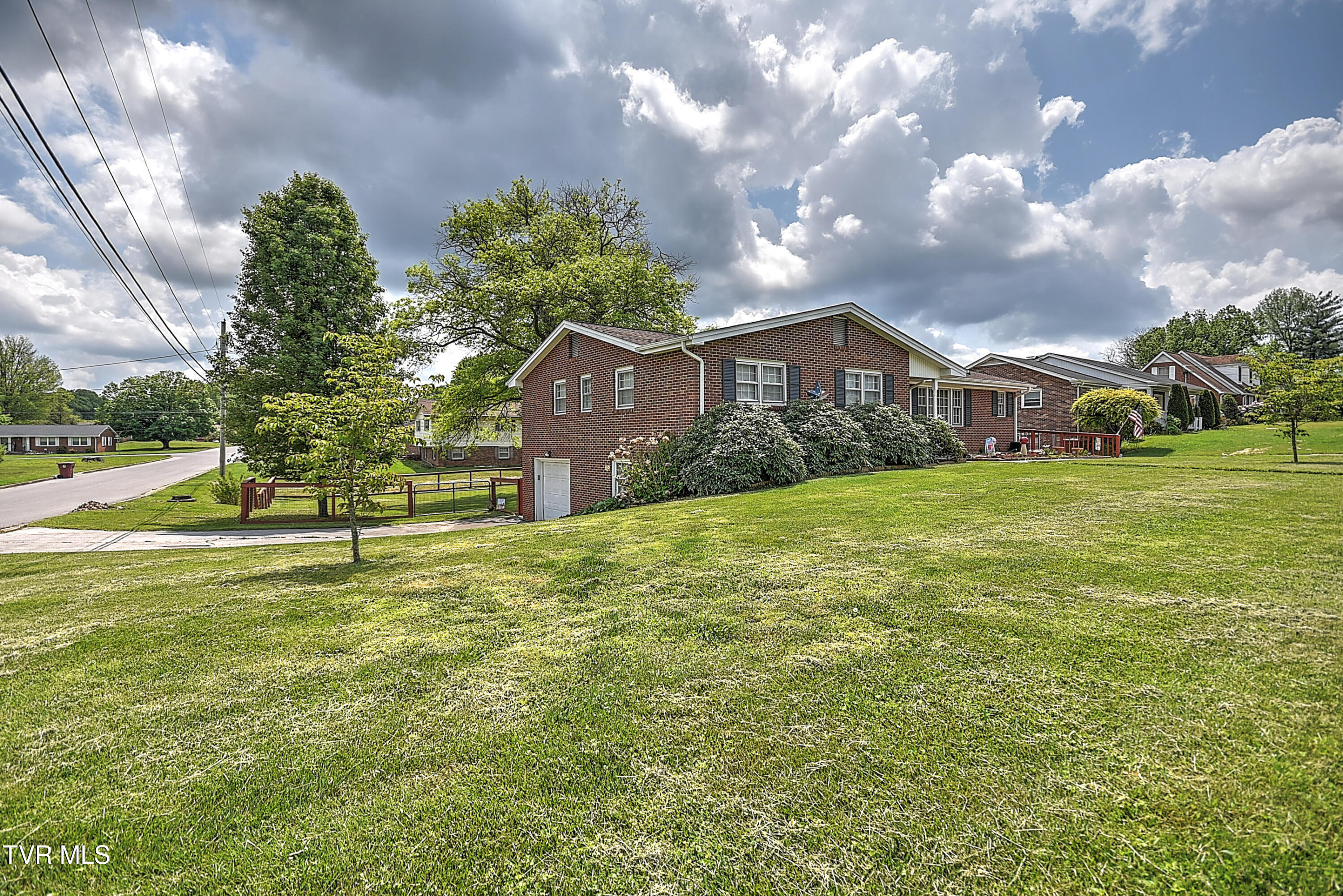 609 Hollyhill Rd Road, Johnson City, Tennessee image 4
