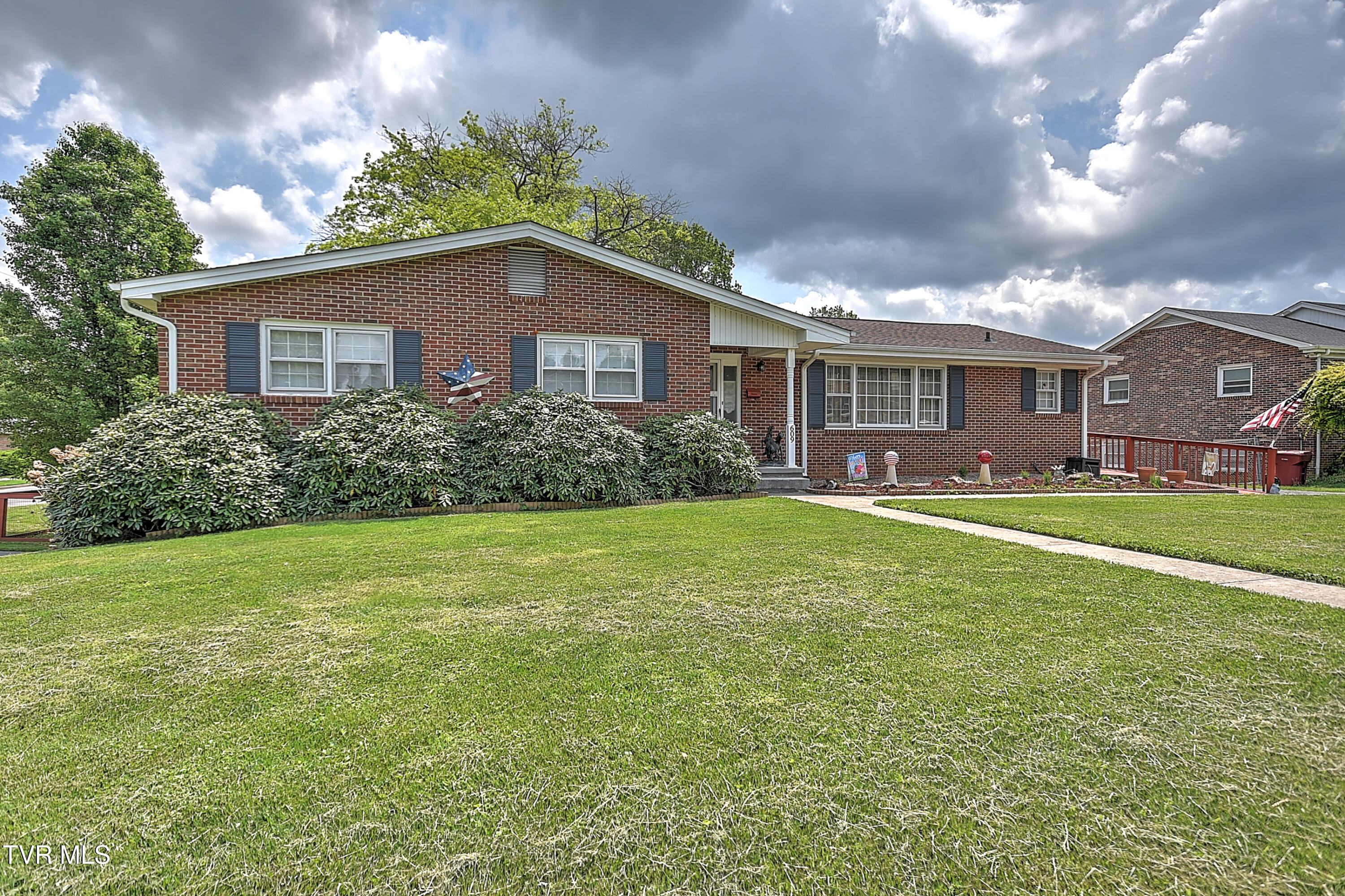 609 Hollyhill Rd Road, Johnson City, Tennessee image 5