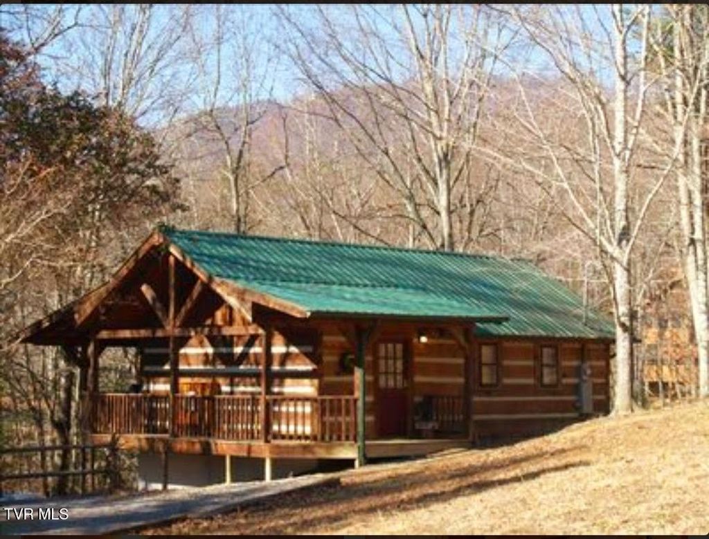 Photo of 2208 Lake View Lane, Sevierville, TN 37876 (MLS # 9994820)