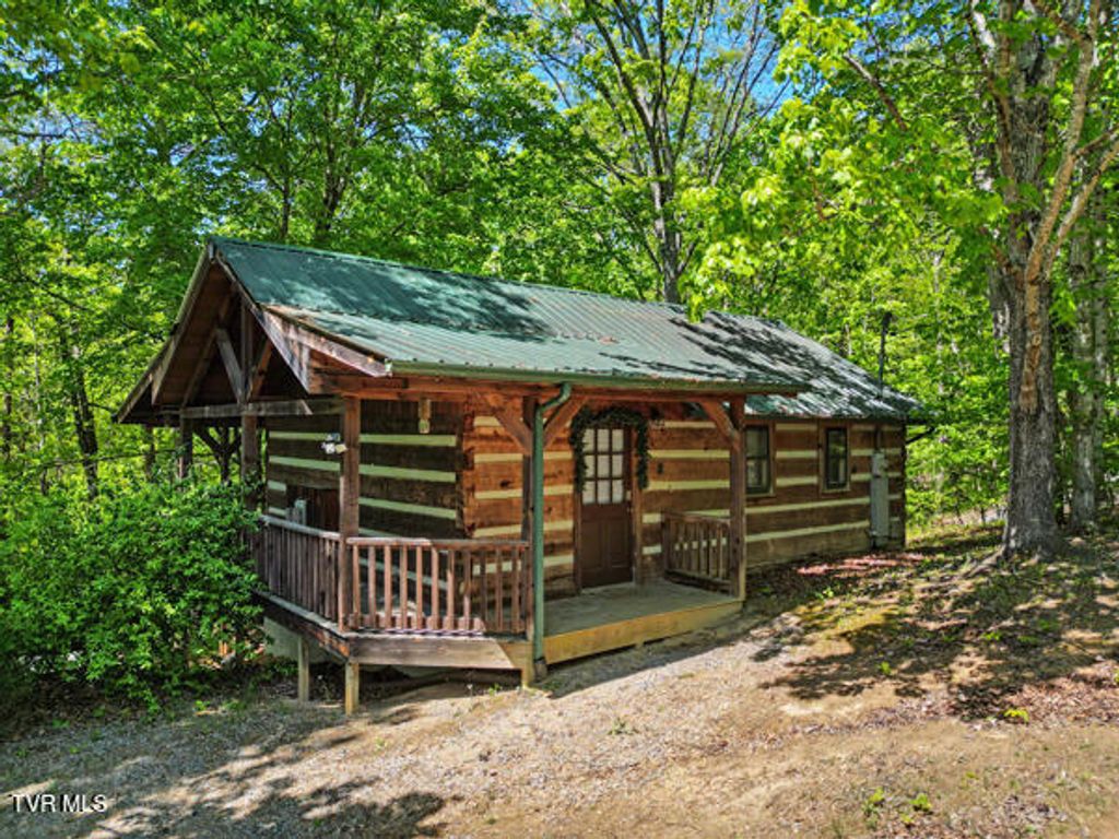 Photo of 2208 Lake View Lane, Sevierville, TN 37876 (MLS # 9994820)