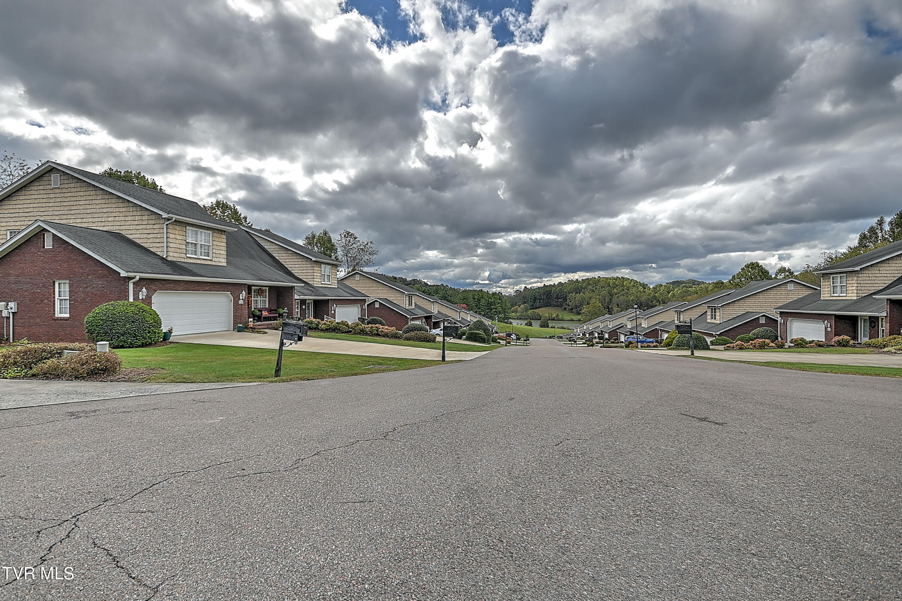 243 Saint Andrews Drive, Bristol, Virginia image 11