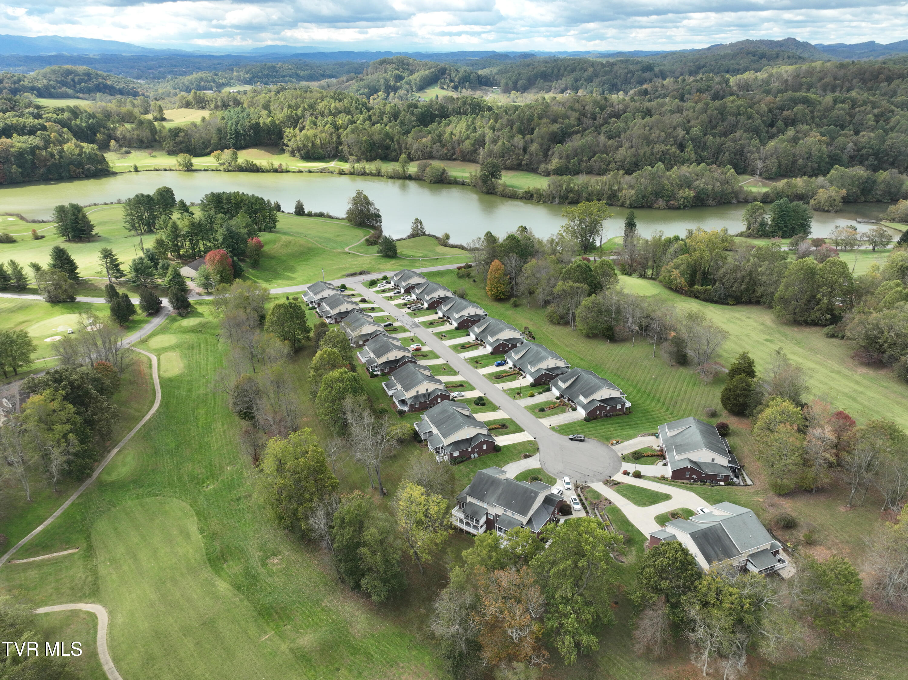 243 Saint Andrews Drive, Bristol, Virginia image 14
