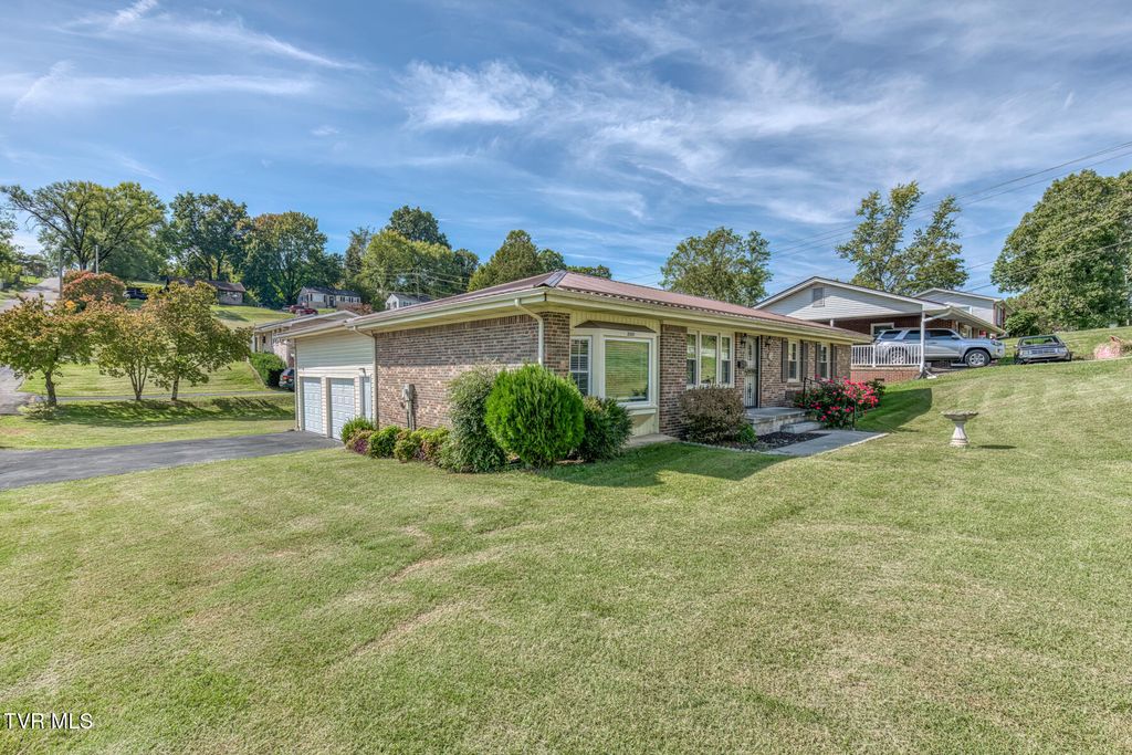 Photo of 2001 Sand Street, Kingsport, TN 37660 (MLS # 9986561)