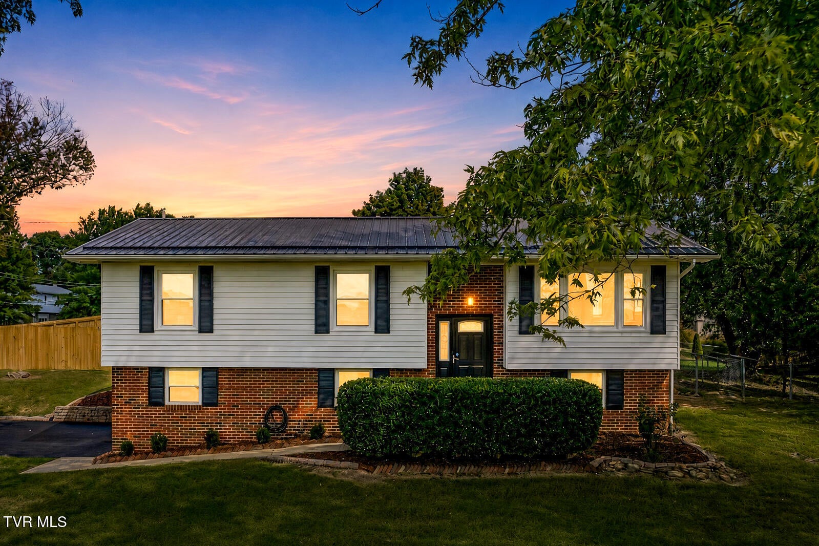 118 Greenmeadow Lane