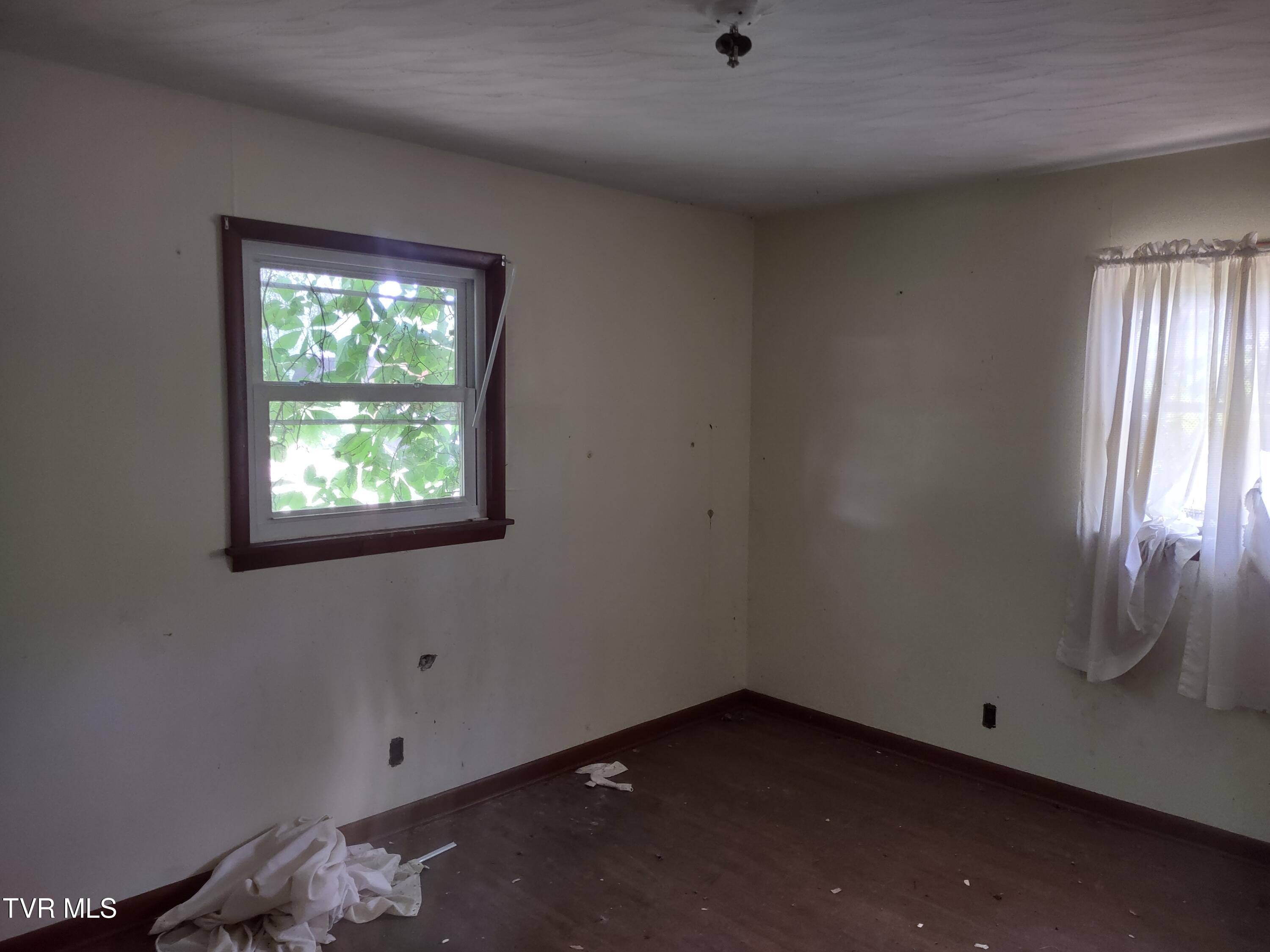 24099 Young Drive, Bristol, Virginia image 15