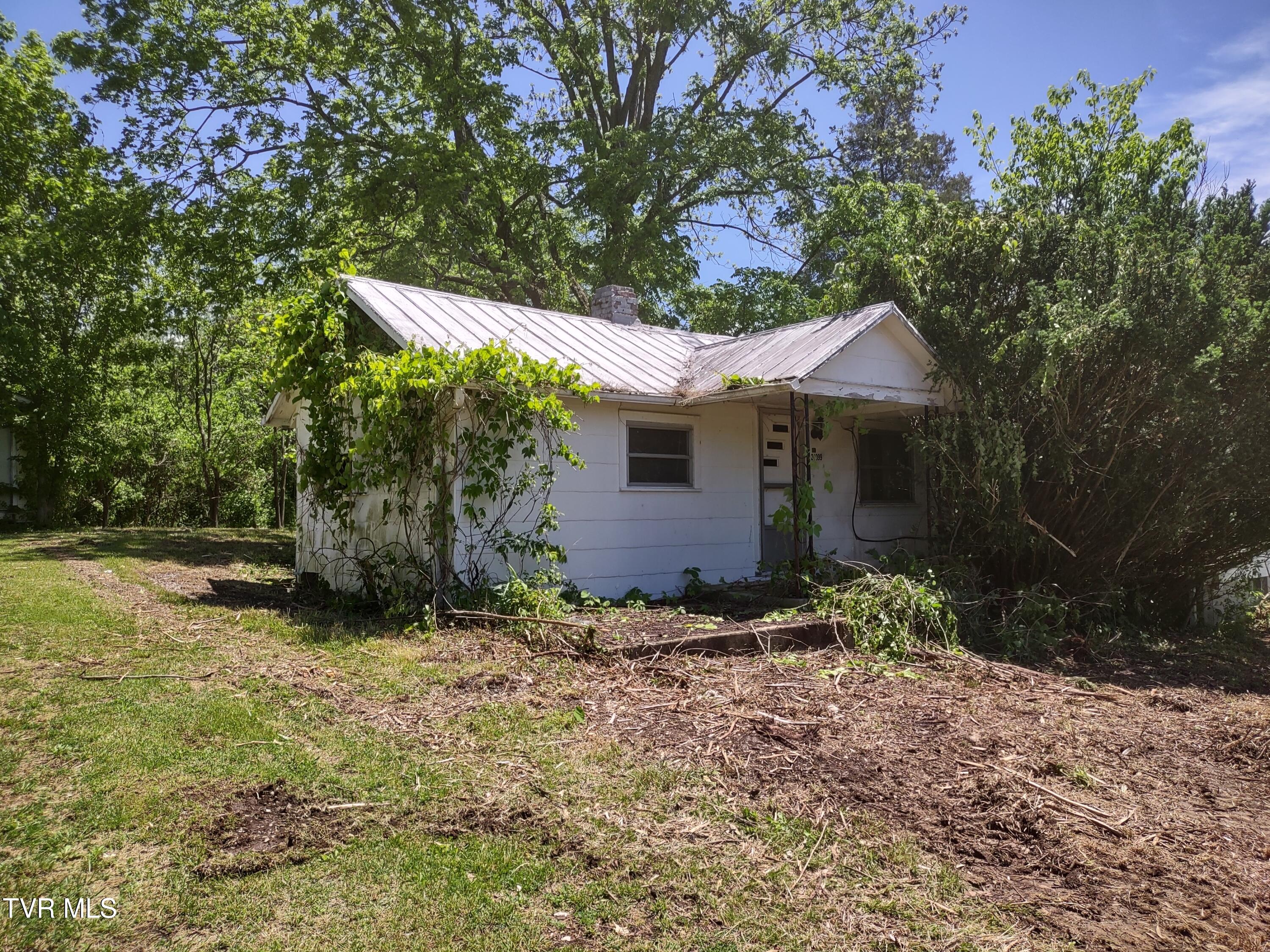 24099 Young Drive, Bristol, Virginia image 2