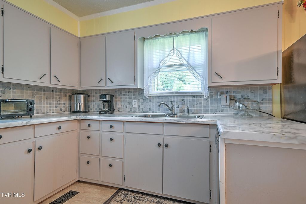 Photo of 5950 Lone Star Road, Kingsport, TN 37660 (MLS # 9994918)