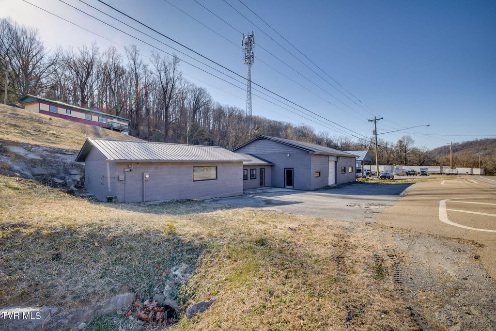 Photo of 901 Watauga Road, Watauga, TN 37694 (MLS # 9990458)