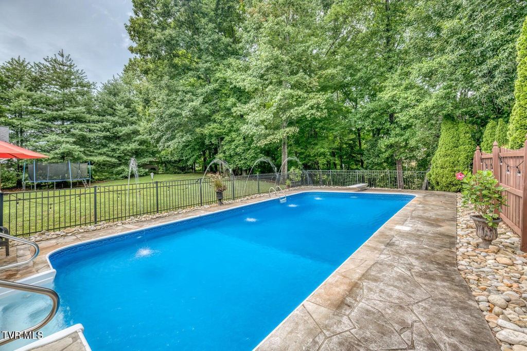 Photo of 1828 Weaver Branch Road, Piney Flats, TN 37686 (MLS # 9990670)