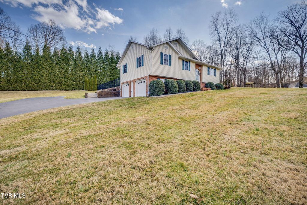 Photo of 117 Lancaster Road, Kingsport, TN 37663 (MLS # 9991504)