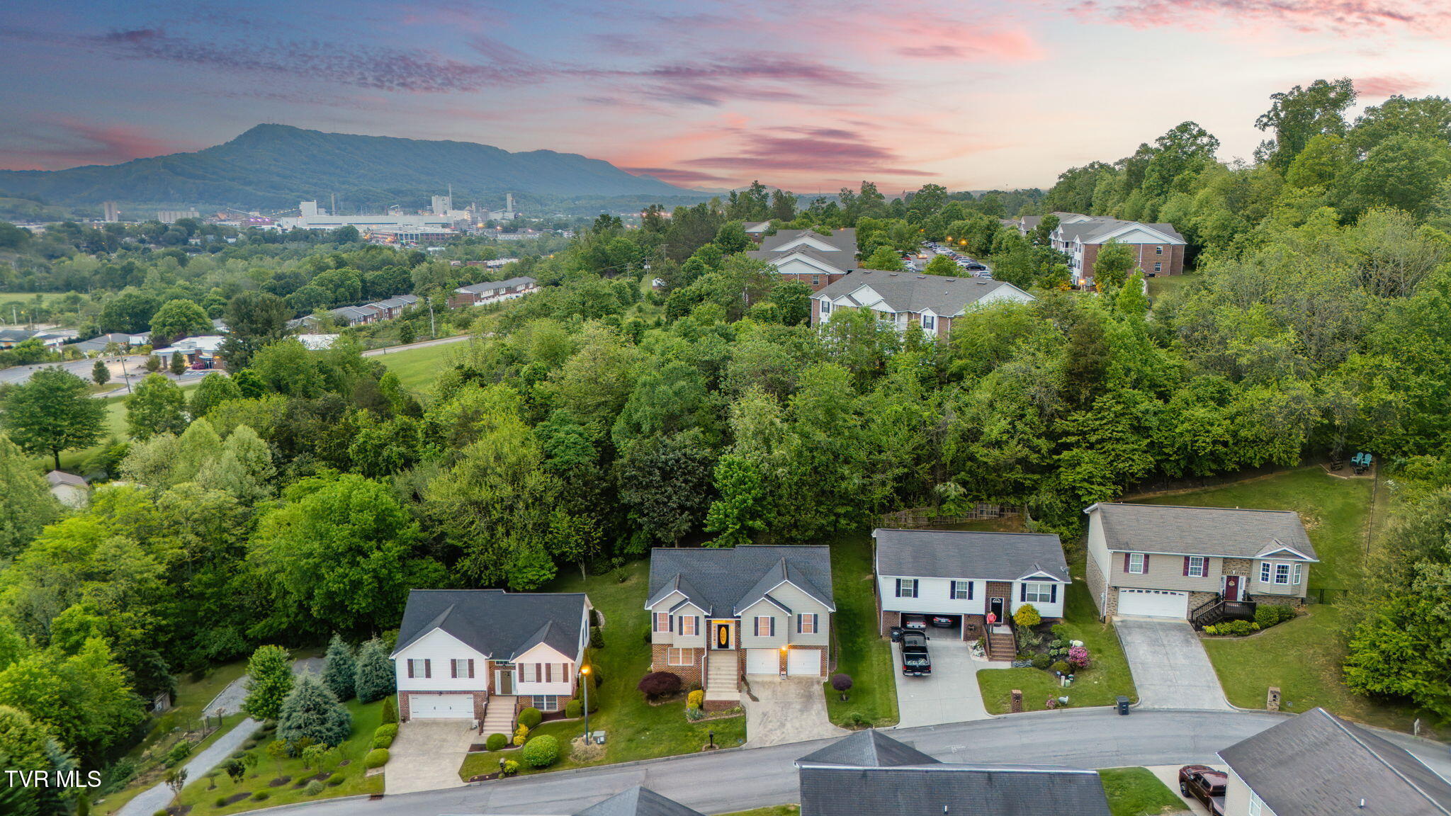 241 Stone Edge Circle, Kingsport, Tennessee image 3