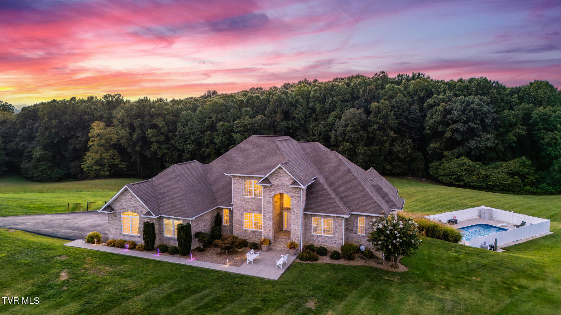 14367 King Mill Pike, Bristol, Virginia image 1