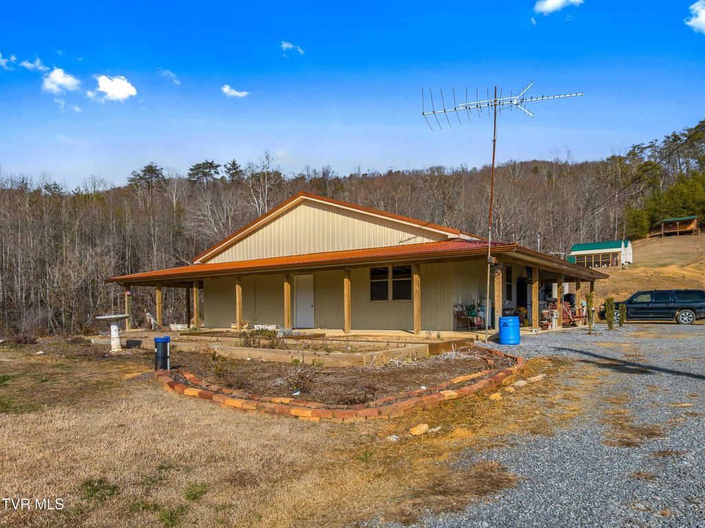 Photo of 336 Cloud Creek Road, Rogersville, TN 37857 (MLS # 9990826)