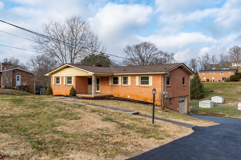 Photo of 325 Polaris Drive, Bluff City, TN 37618 (MLS # 9989957)