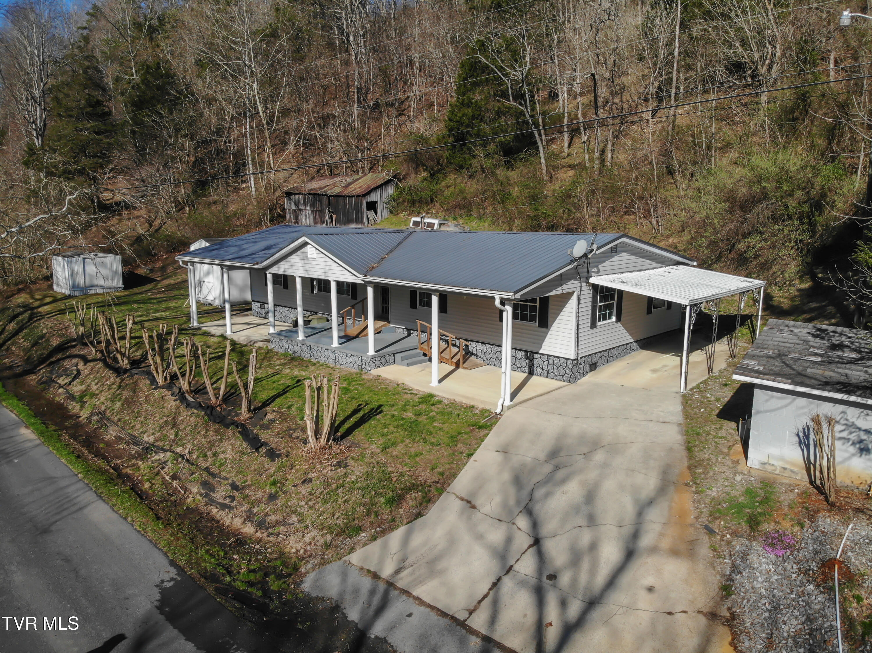 26135 Fork River Road, Saltville, Virginia image 2