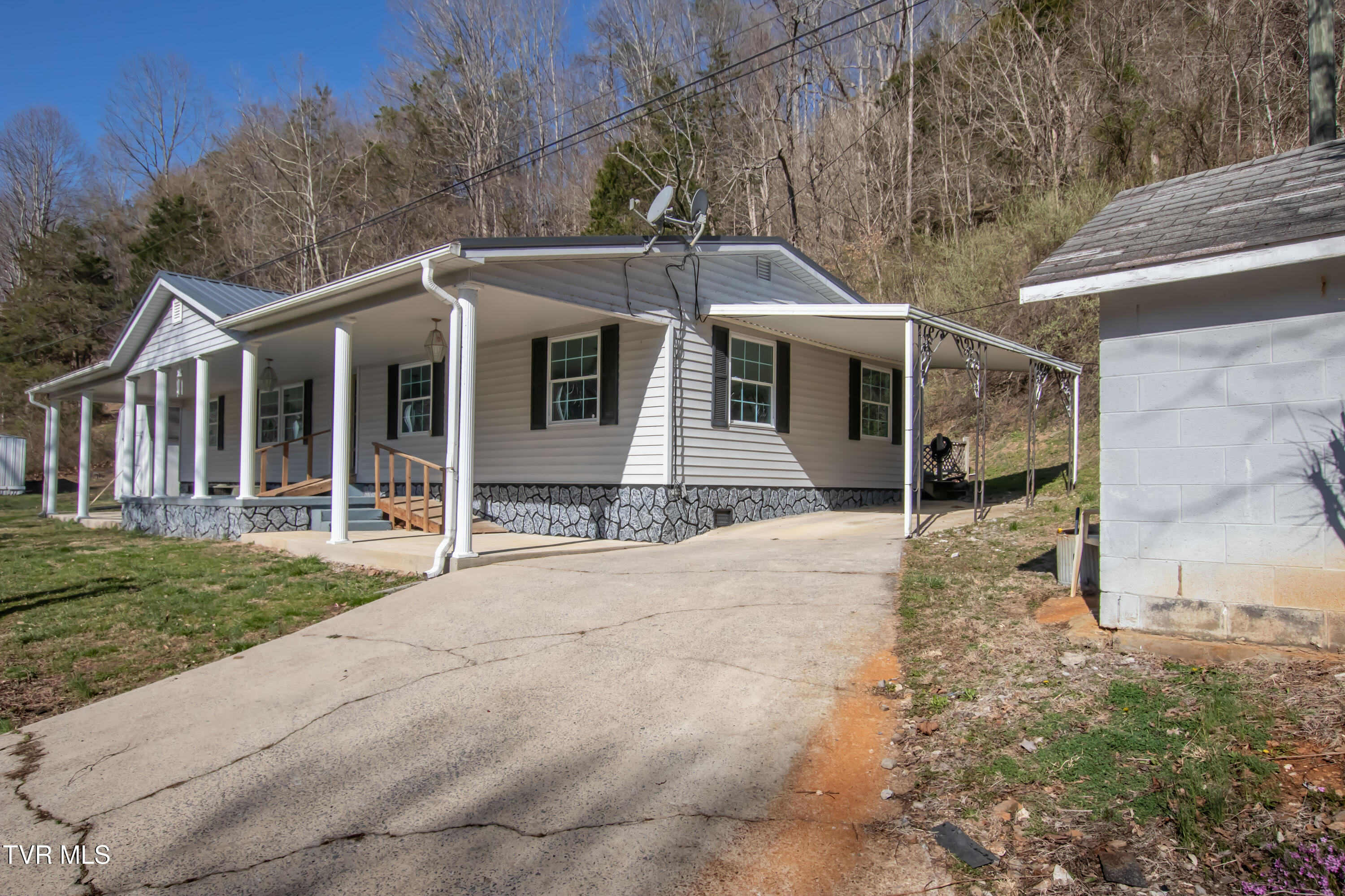 26135 Fork River Road, Saltville, Virginia image 32