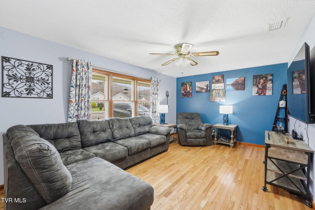 Photo of 261 Price Road, Elizabethton, TN 37643 (MLS # 9992807)