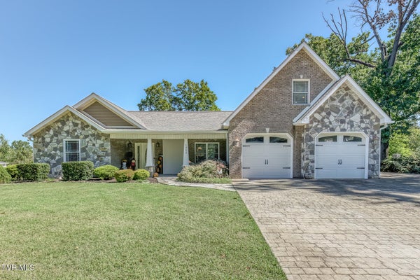 1302 IRIS AVE, JOHNSON CITY, TN 37601 - Image 703d5cc74158e1bd8ee9ccbb5de1b3c6/1078166650
