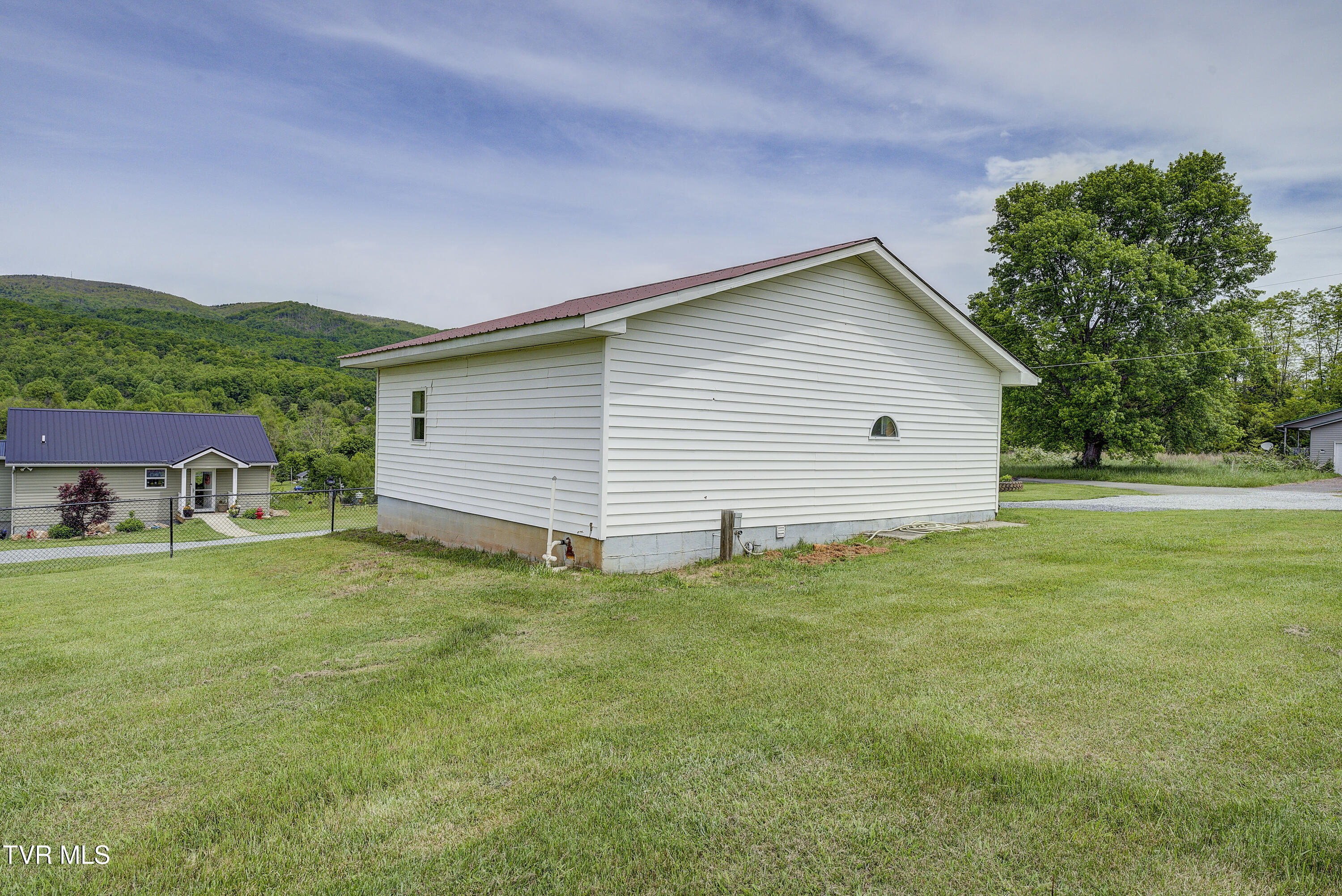 134 Creek Side Drive, Elizabethton, Tennessee image 5