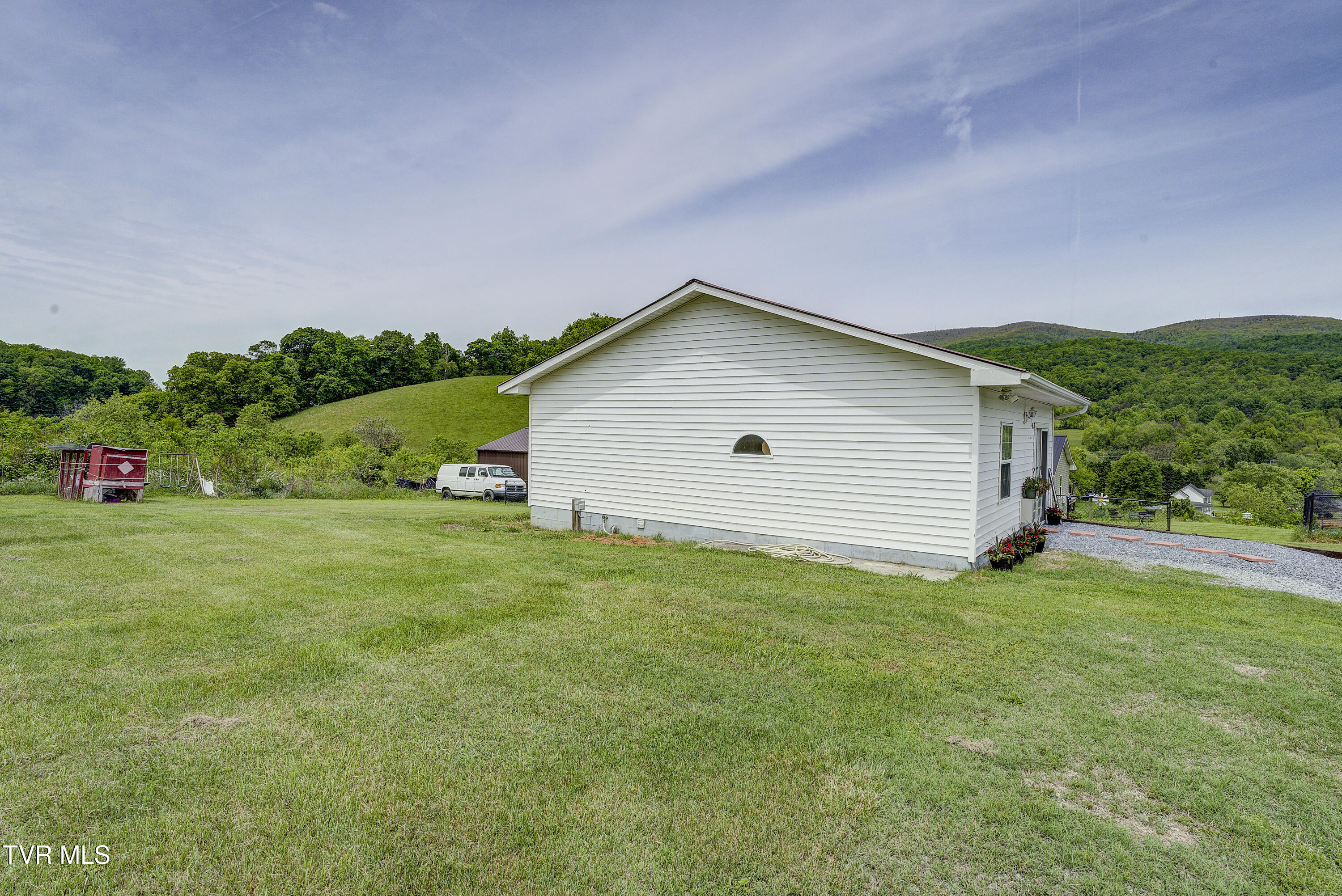 134 Creek Side Drive, Elizabethton, Tennessee image 4